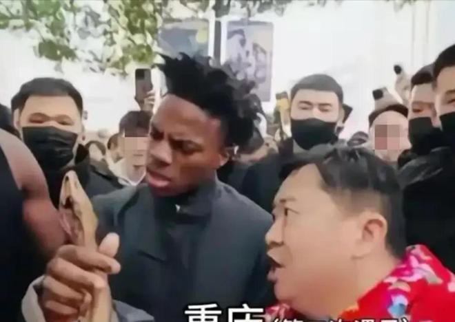 绿衣哥被踢出局网友风评一边倒开元棋牌长沙文和友大动作嚣张(图11)